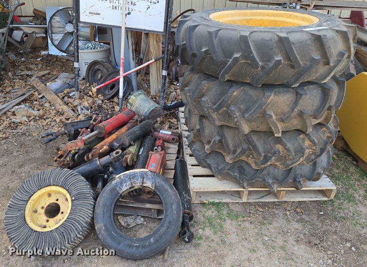 image for item EN8831 Tires and wheels