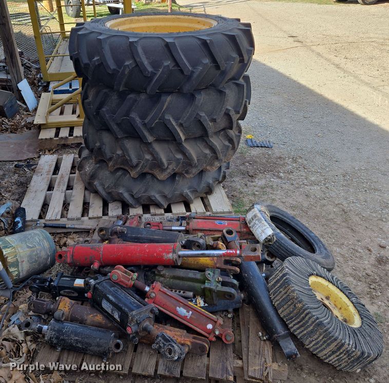 image for item EN8831 Tires and wheels