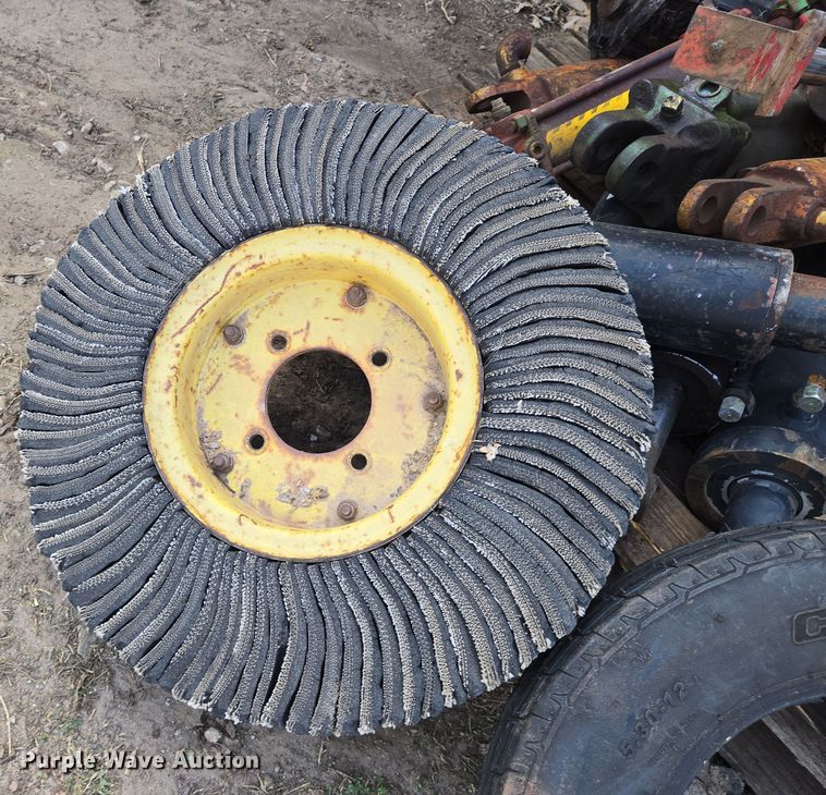 image for item EN8831 Tires and wheels