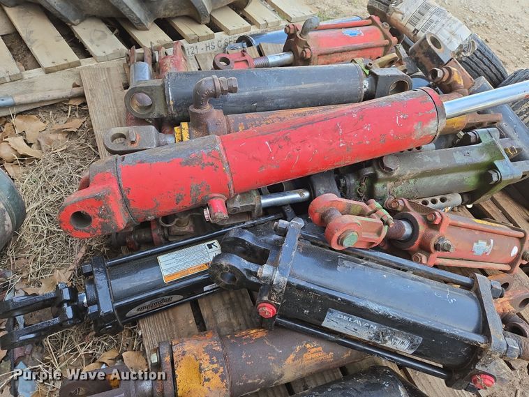 image for item EN8831 Tires and wheels