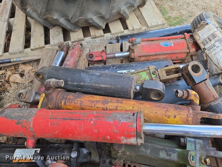 image for item EN8831 Tires and wheels