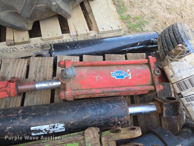 image for item EN8831 Tires and wheels