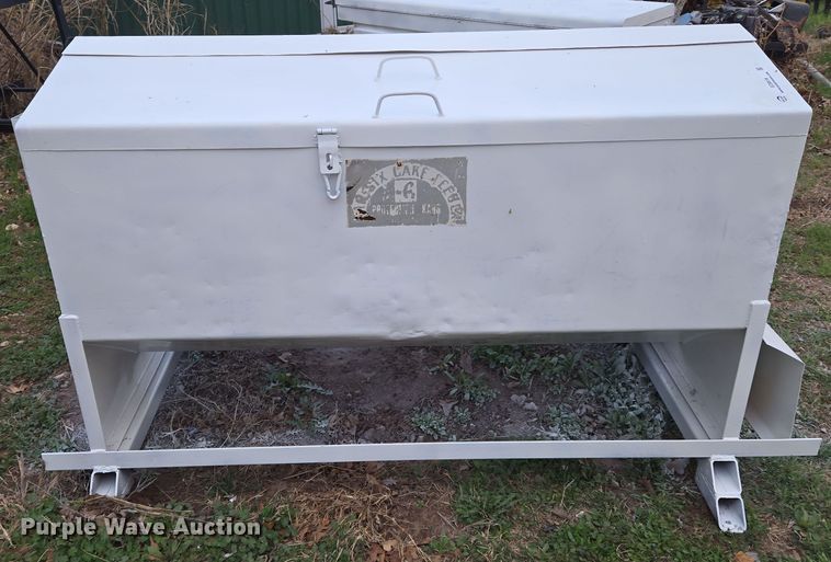 image for item EO0619 Bar-Six cake feeder