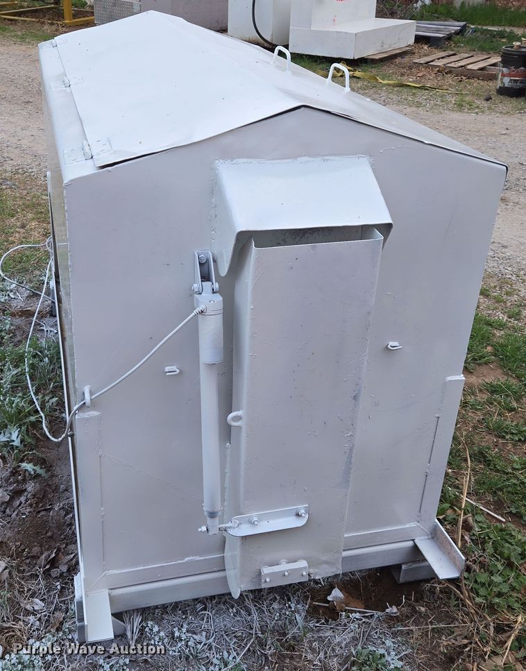 image for item EO0619 Bar-Six cake feeder