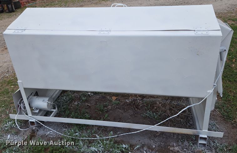 image for item EO0619 Bar-Six cake feeder