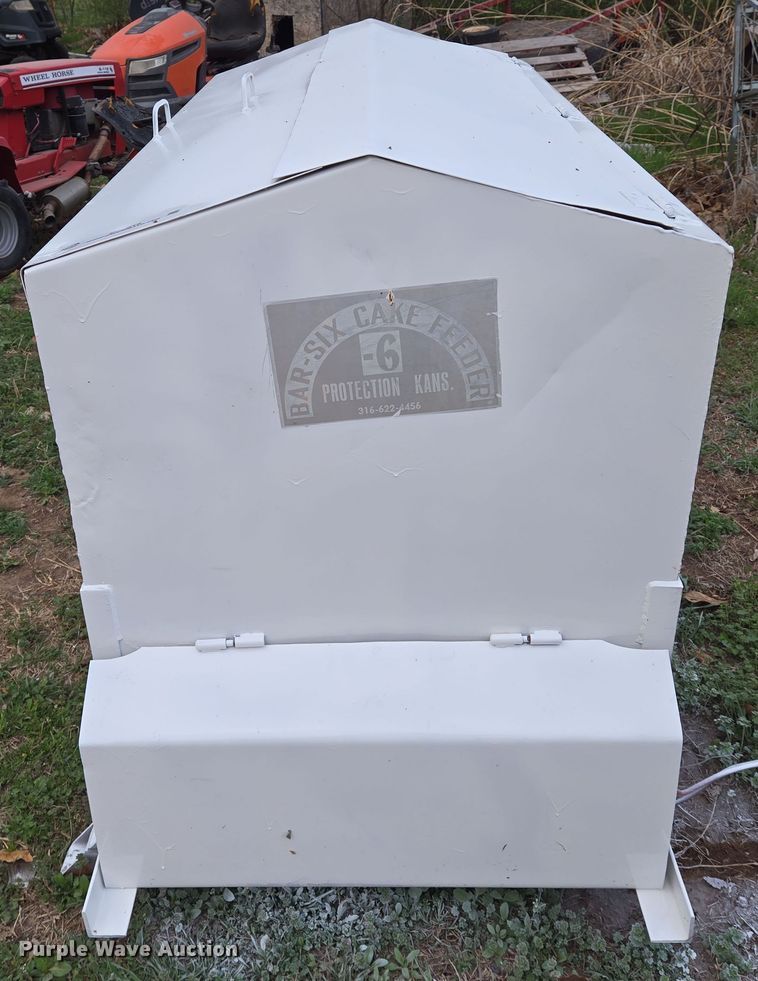 image for item EO0619 Bar-Six cake feeder