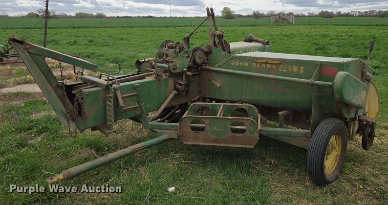 image for item EO0646 John Deere 224WS small square baler