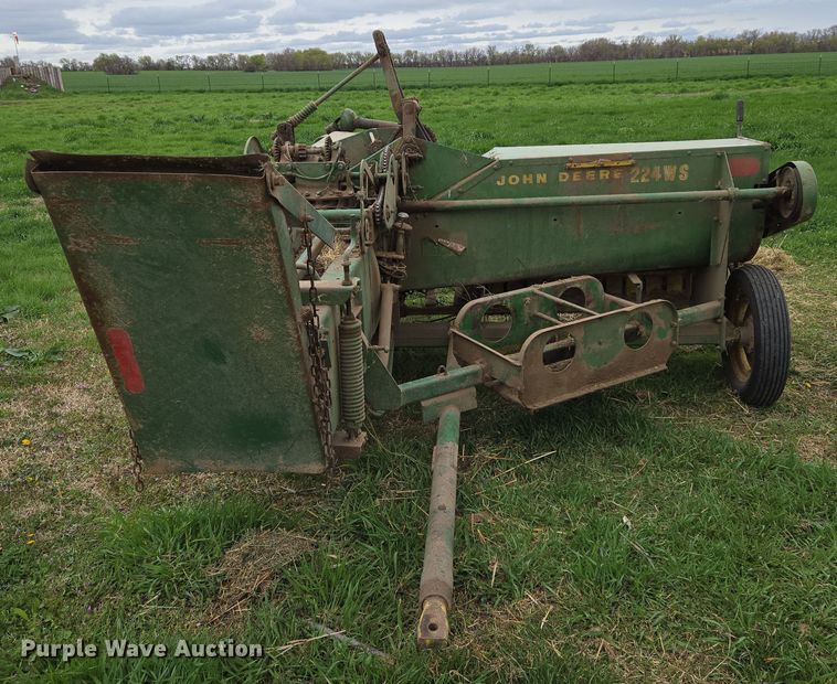 image for item EO0646 John Deere 224WS small square baler