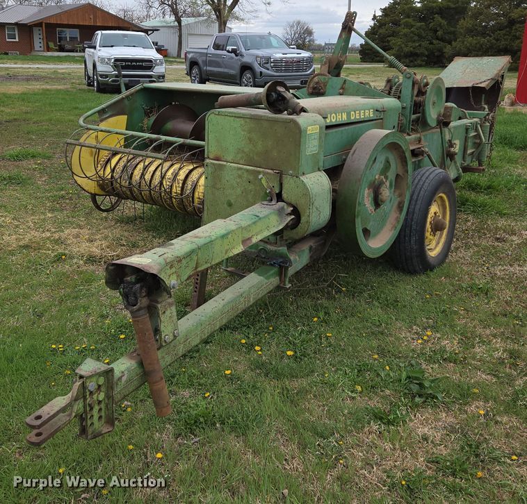 image for item EO0646 John Deere 224WS small square baler