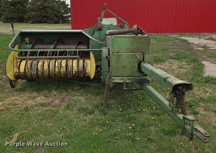 image for item EO0646 John Deere 224WS small square baler