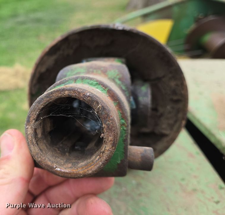 image for item EO0646 John Deere 224WS small square baler