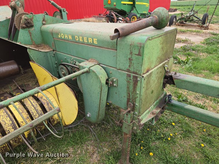 image for item EO0646 John Deere 224WS small square baler