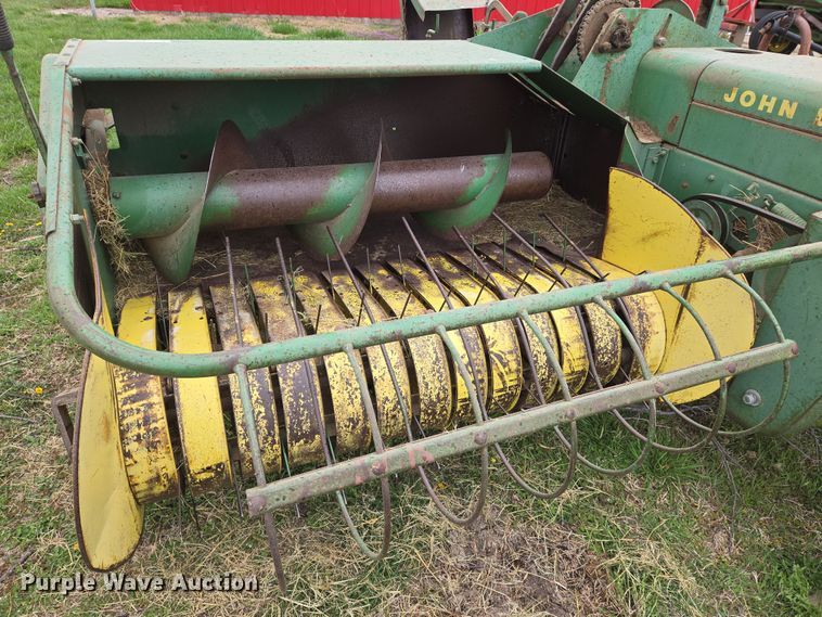 image for item EO0646 John Deere 224WS small square baler