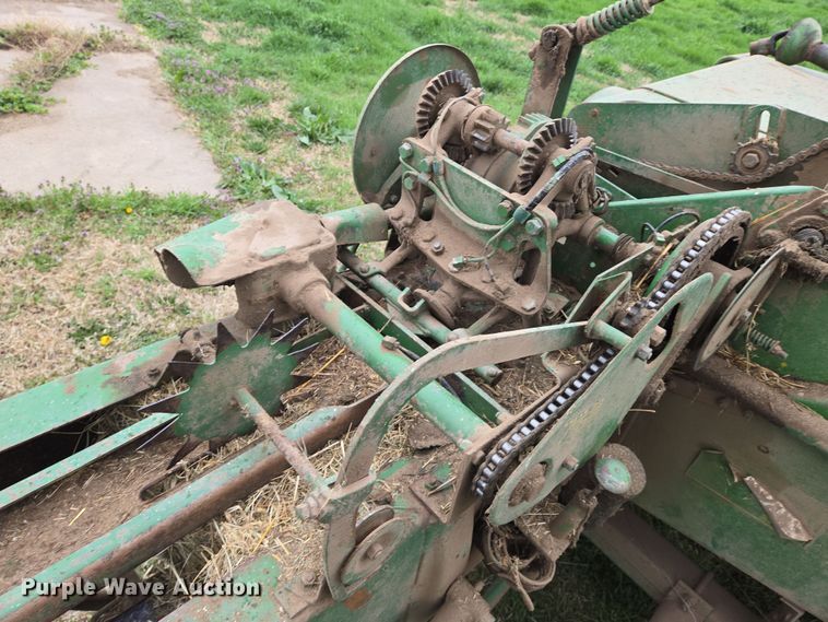 image for item EO0646 John Deere 224WS small square baler