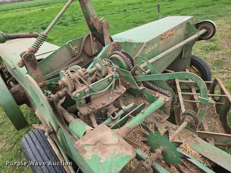 image for item EO0646 John Deere 224WS small square baler