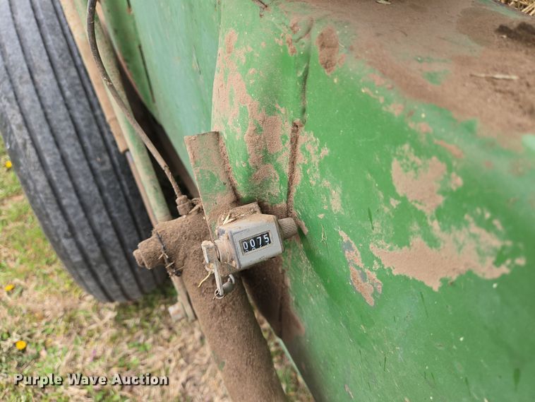 image for item EO0646 John Deere 224WS small square baler