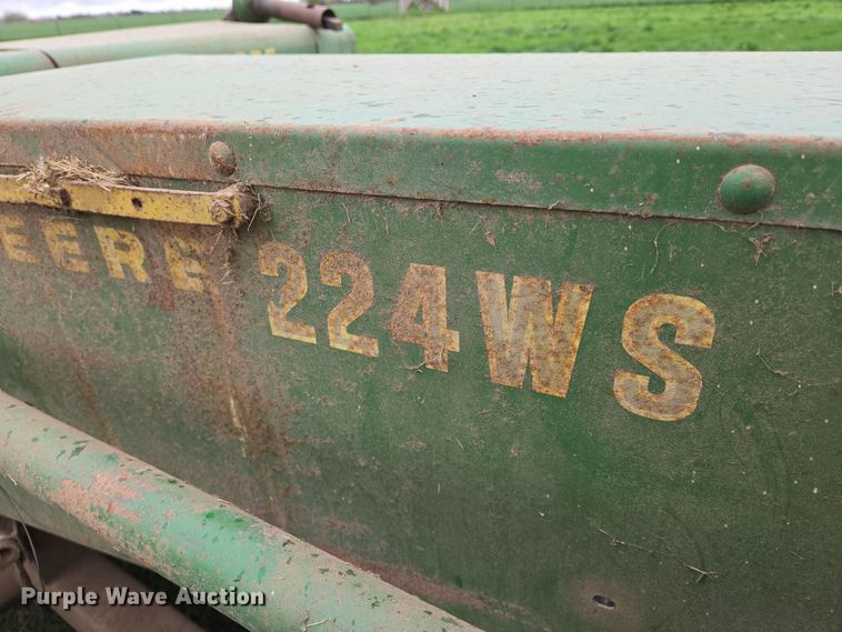 image for item EO0646 John Deere 224WS small square baler