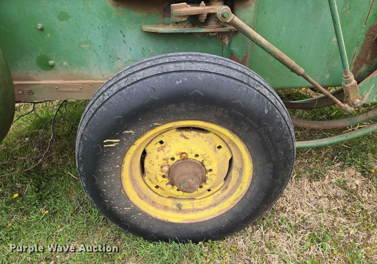 image for item EO0646 John Deere 224WS small square baler