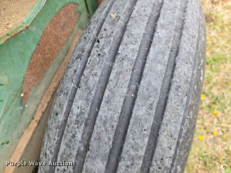 image for item EO0646 John Deere 224WS small square baler