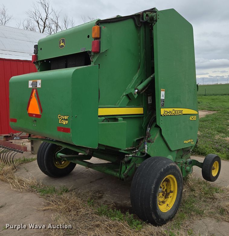 image for item EO0647 2008 John Deere 458 Megawide Plus round baler