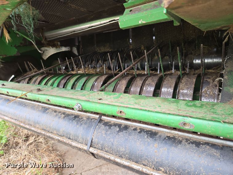 image for item EO0647 2008 John Deere 458 Megawide Plus round baler