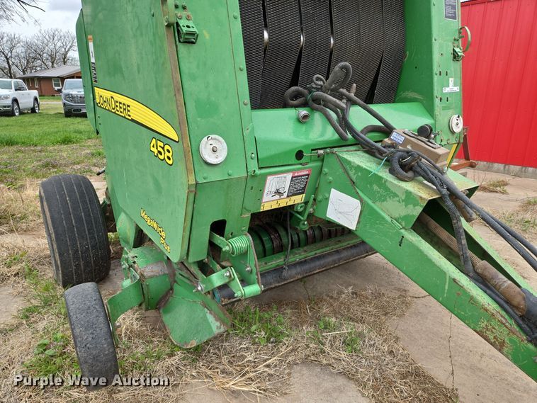 image for item EO0647 2008 John Deere 458 Megawide Plus round baler