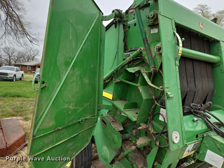 image for item EO0647 2008 John Deere 458 Megawide Plus round baler