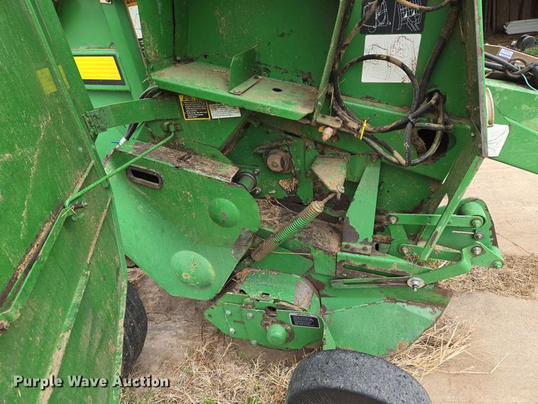 image for item EO0647 2008 John Deere 458 Megawide Plus round baler