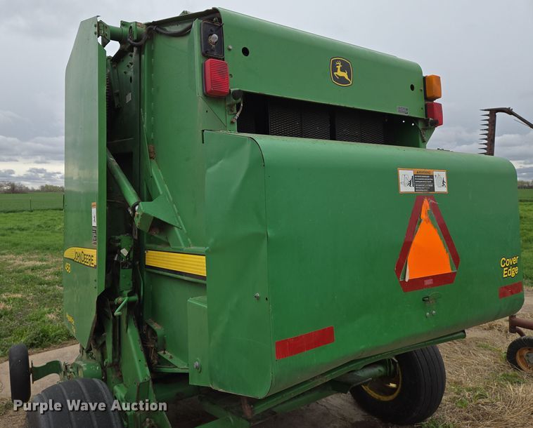 image for item EO0647 2008 John Deere 458 Megawide Plus round baler