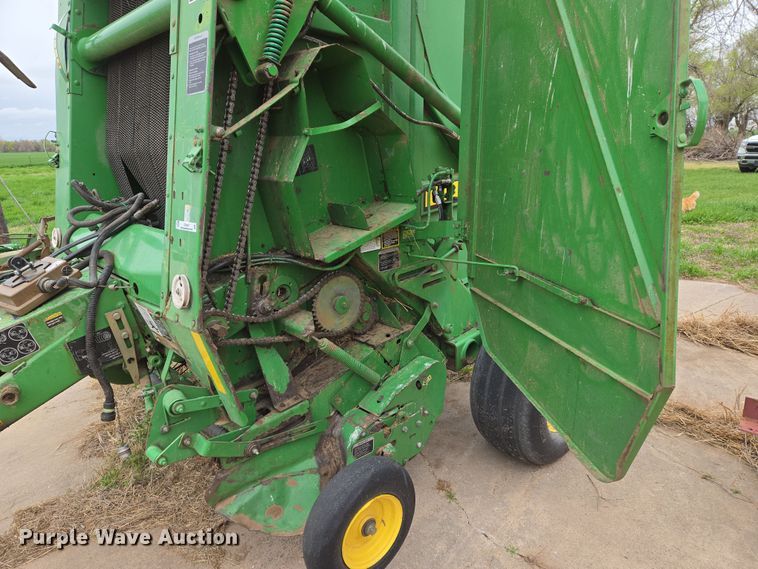 image for item EO0647 2008 John Deere 458 Megawide Plus round baler