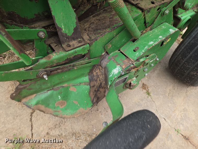 image for item EO0647 2008 John Deere 458 Megawide Plus round baler