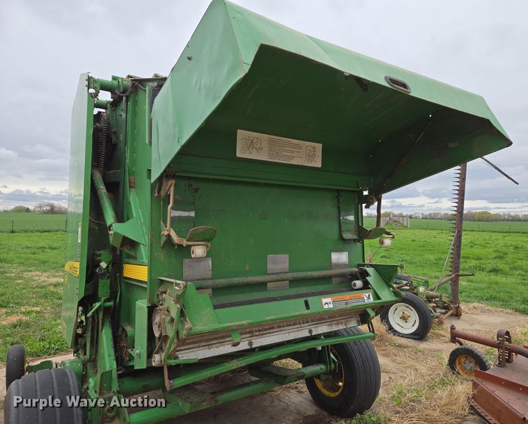 image for item EO0647 2008 John Deere 458 Megawide Plus round baler