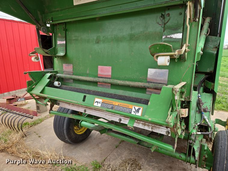 image for item EO0647 2008 John Deere 458 Megawide Plus round baler