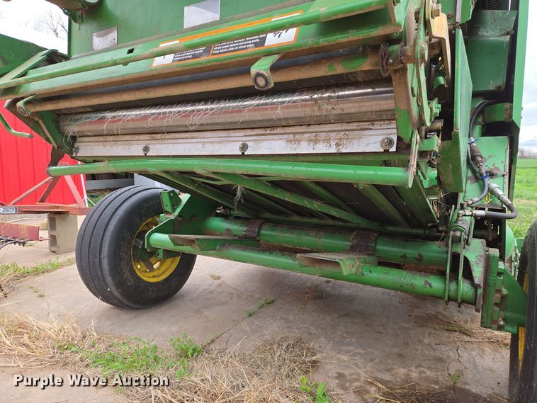image for item EO0647 2008 John Deere 458 Megawide Plus round baler