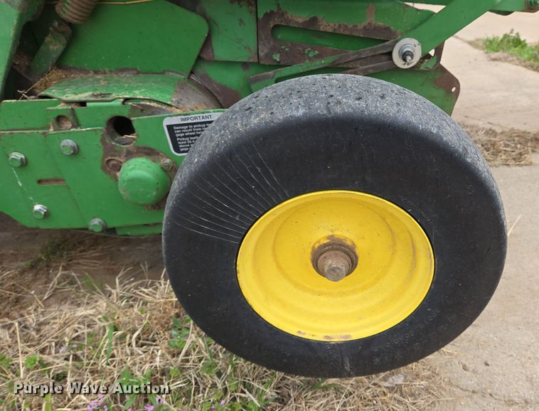 image for item EO0647 2008 John Deere 458 Megawide Plus round baler