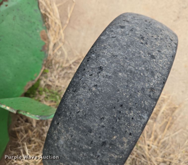 image for item EO0647 2008 John Deere 458 Megawide Plus round baler