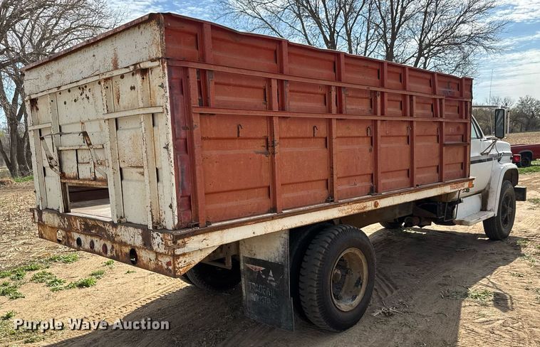 image for item EQ1257 1977 GMC 6500 Grain truck