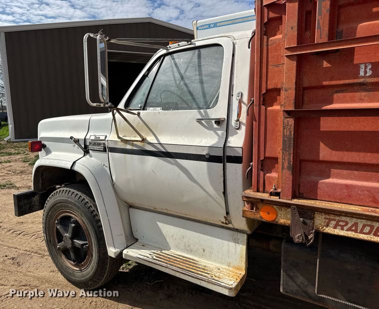 image for item EQ1257 1977 GMC 6500 Grain truck
