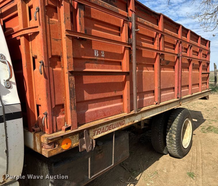 image for item EQ1257 1977 GMC 6500 Grain truck