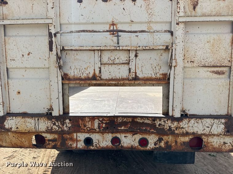 image for item EQ1257 1977 GMC 6500 Grain truck