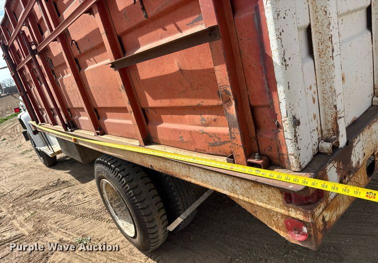 image for item EQ1257 1977 GMC 6500 Grain truck