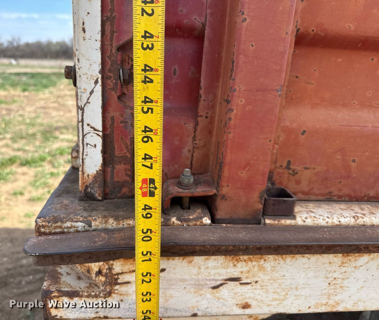 image for item EQ1257 1977 GMC 6500 Grain truck