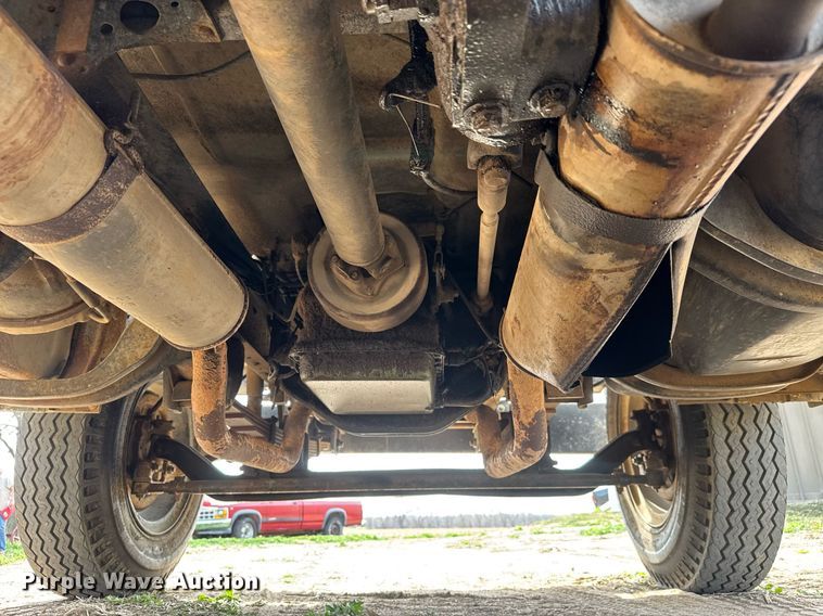 image for item EQ1257 1977 GMC 6500 Grain truck