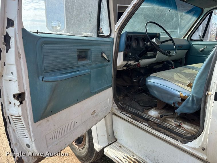 image for item EQ1257 1977 GMC 6500 Grain truck