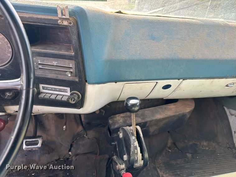 image for item EQ1257 1977 GMC 6500 Grain truck