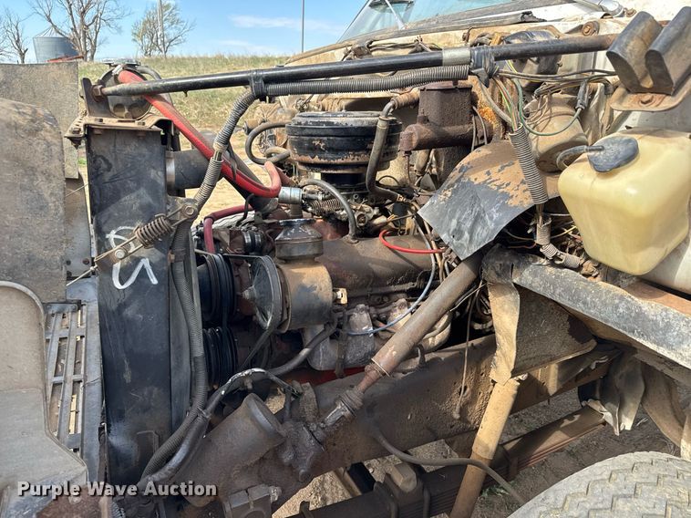 image for item EQ1257 1977 GMC 6500 Grain truck