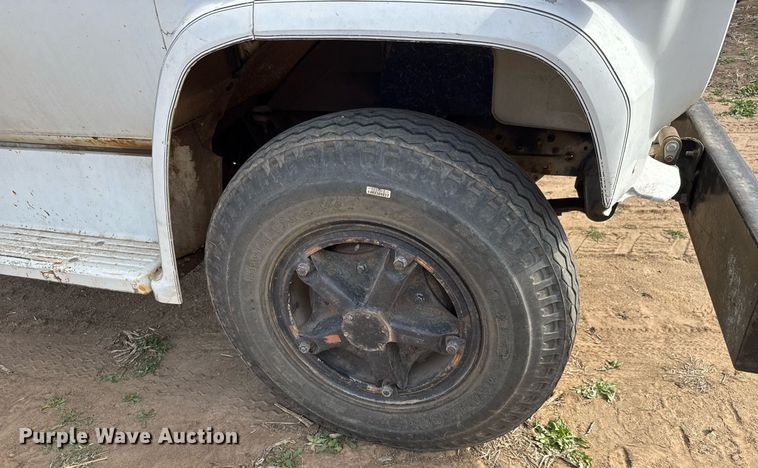 image for item EQ1257 1977 GMC 6500 Grain truck