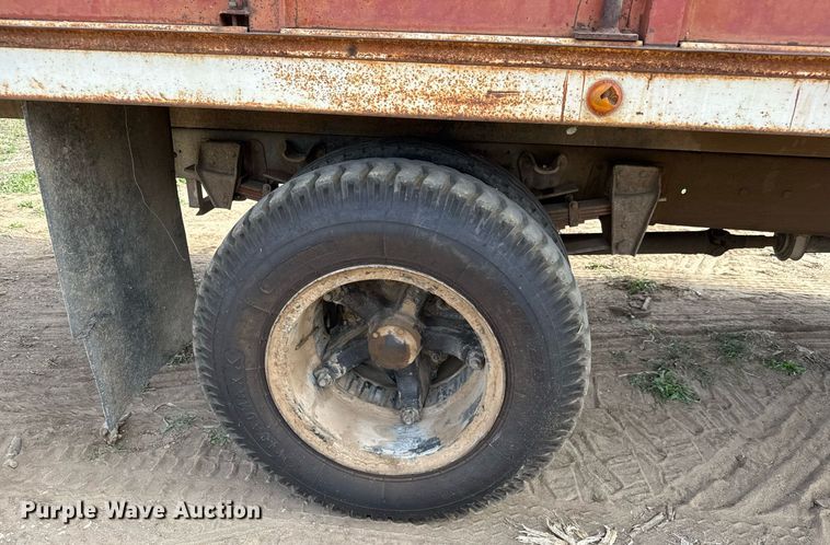 image for item EQ1257 1977 GMC 6500 Grain truck