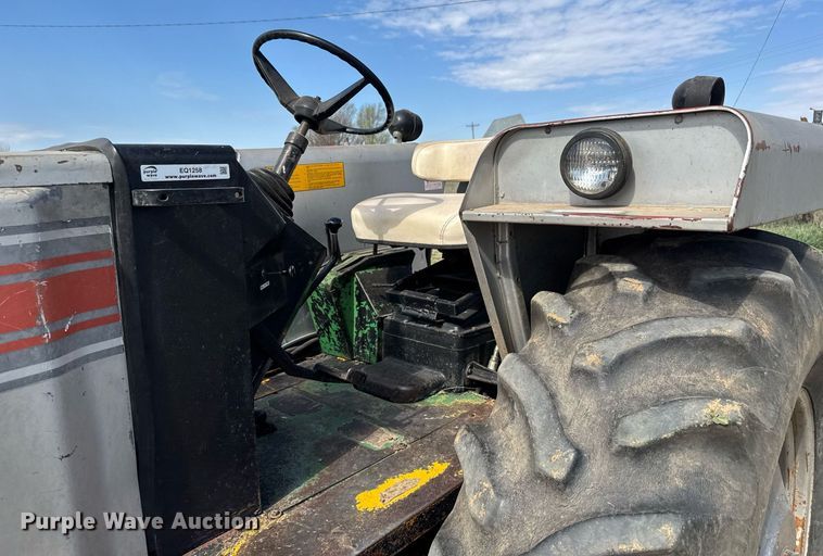 image for item EQ1258 1976 White 2-85 tractor
