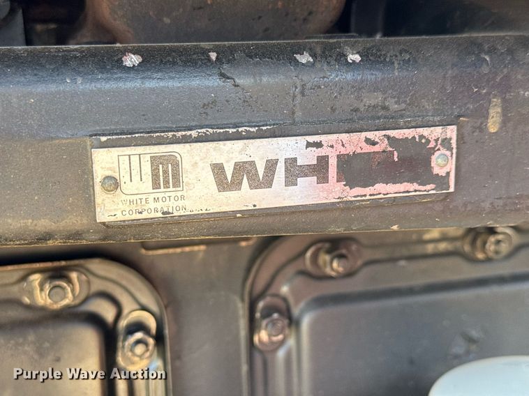 image for item EQ1258 1976 White 2-85 tractor